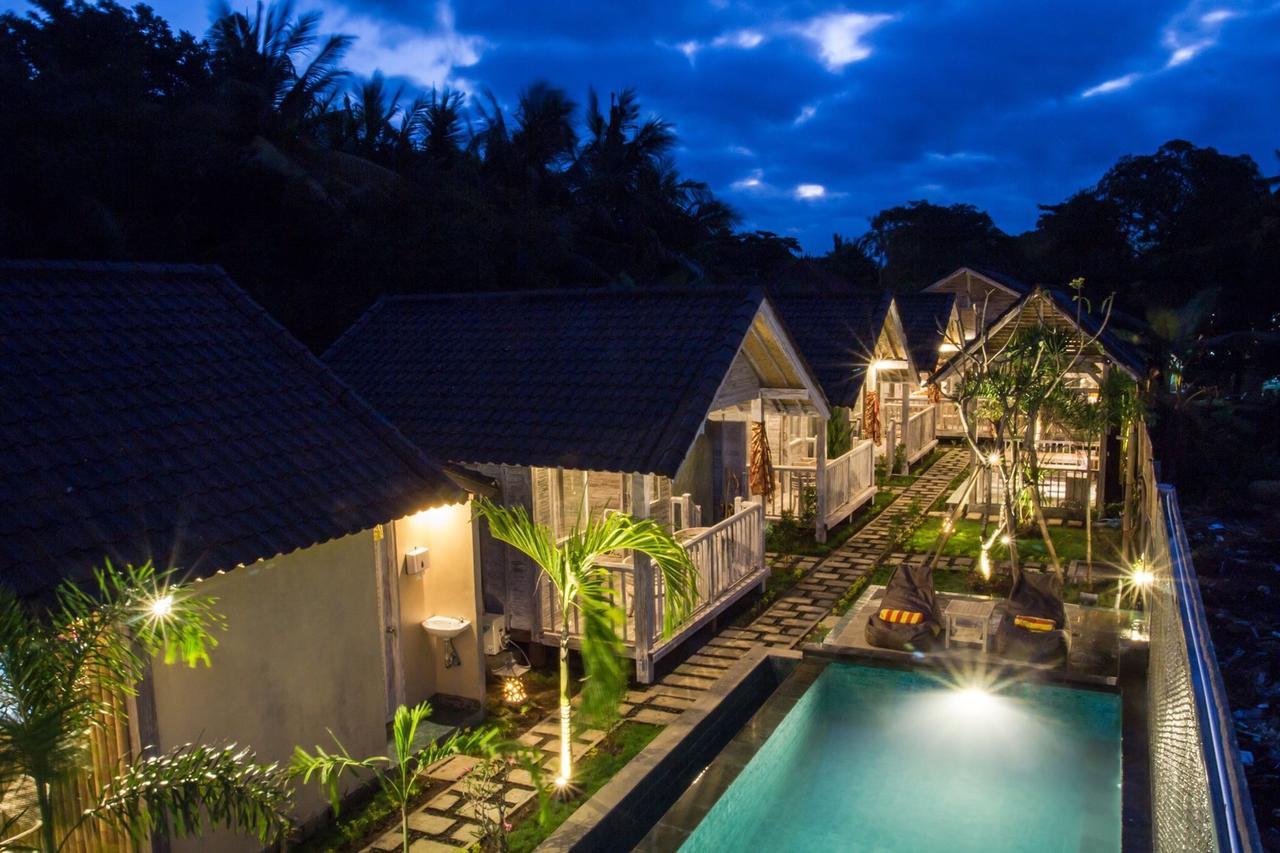 Готель The Syron Huts Lembongan Екстер'єр фото