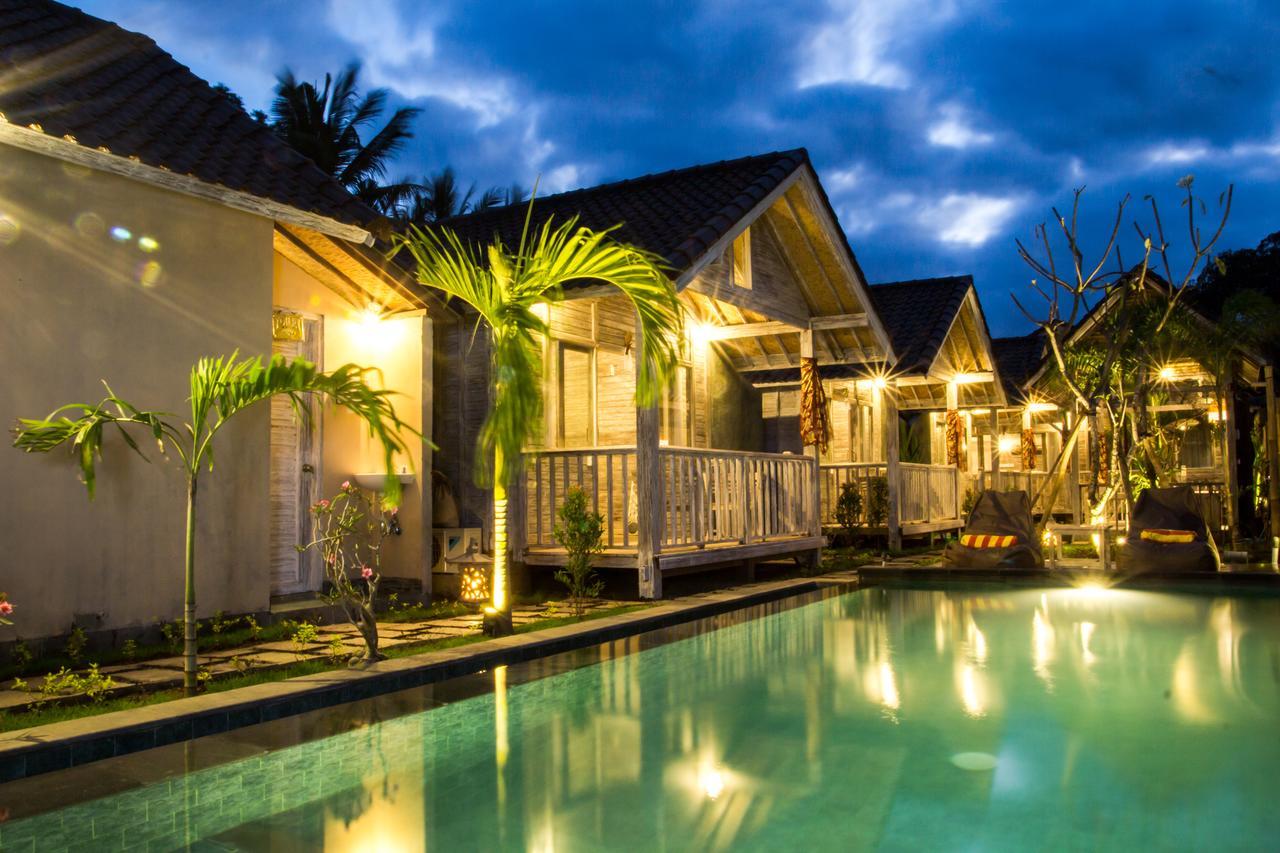 Готель The Syron Huts Lembongan Екстер'єр фото