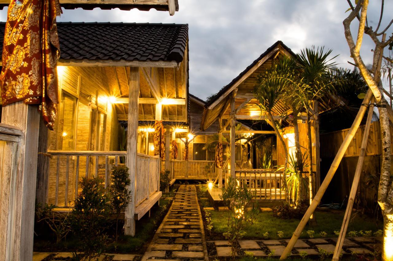 Готель The Syron Huts Lembongan Екстер'єр фото