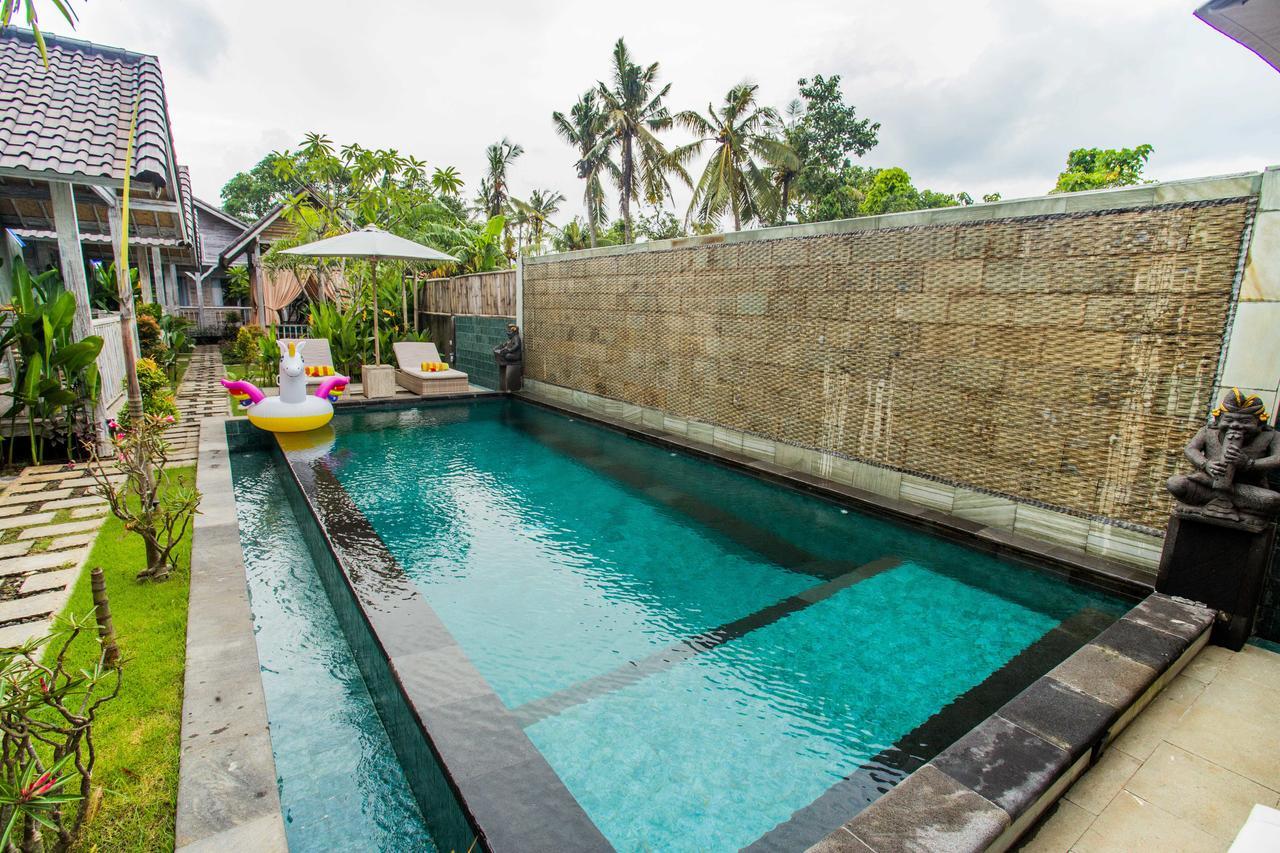 Готель The Syron Huts Lembongan Екстер'єр фото