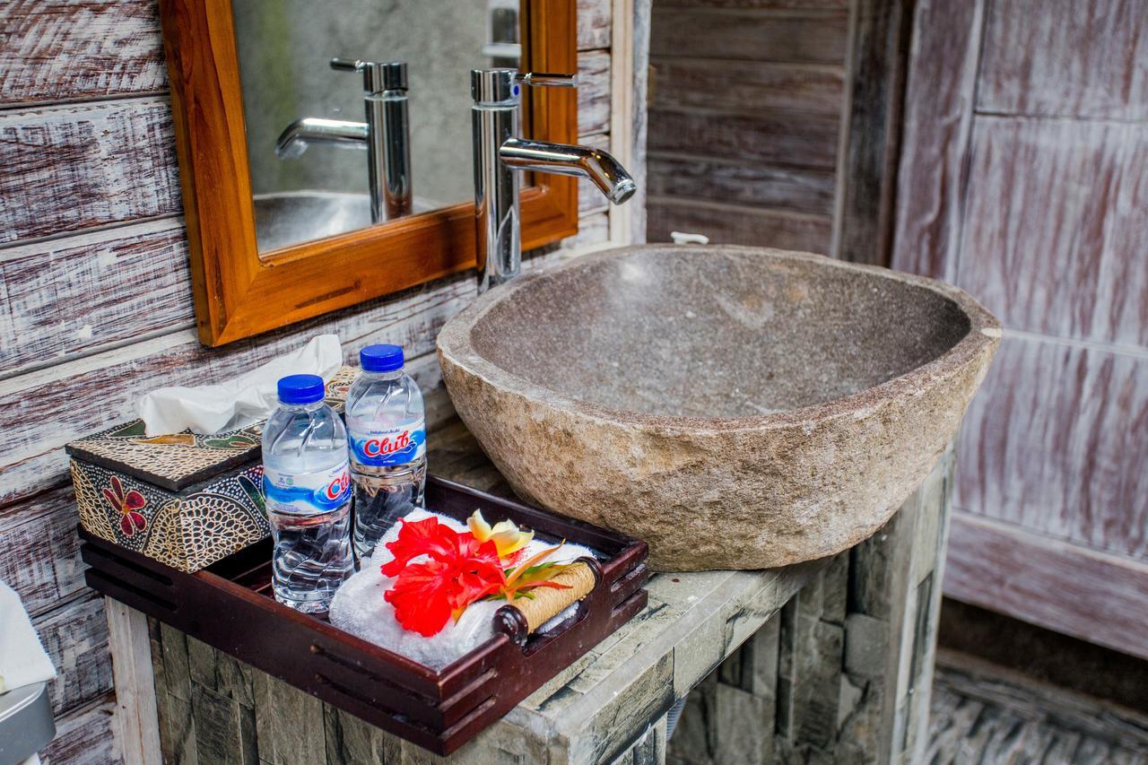 Готель The Syron Huts Lembongan Екстер'єр фото