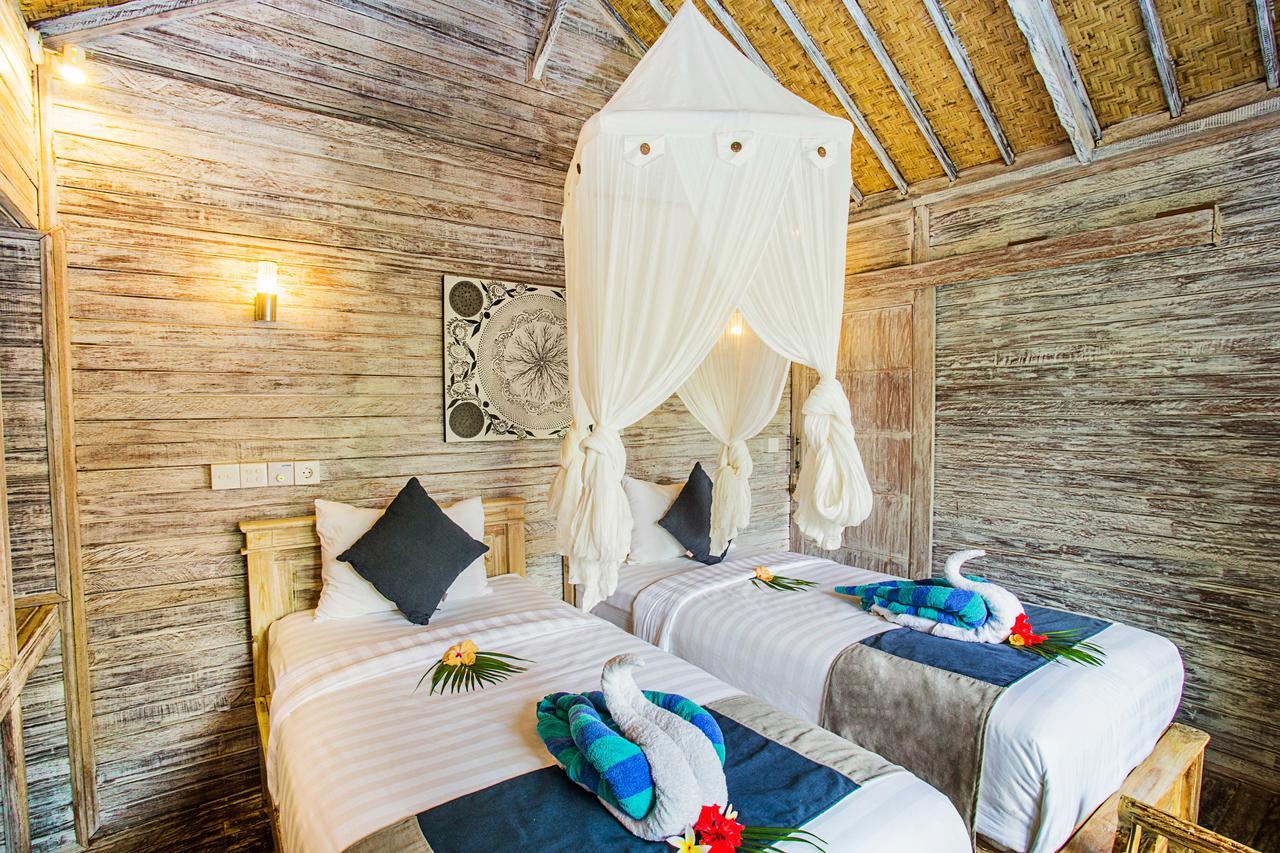 Готель The Syron Huts Lembongan Екстер'єр фото