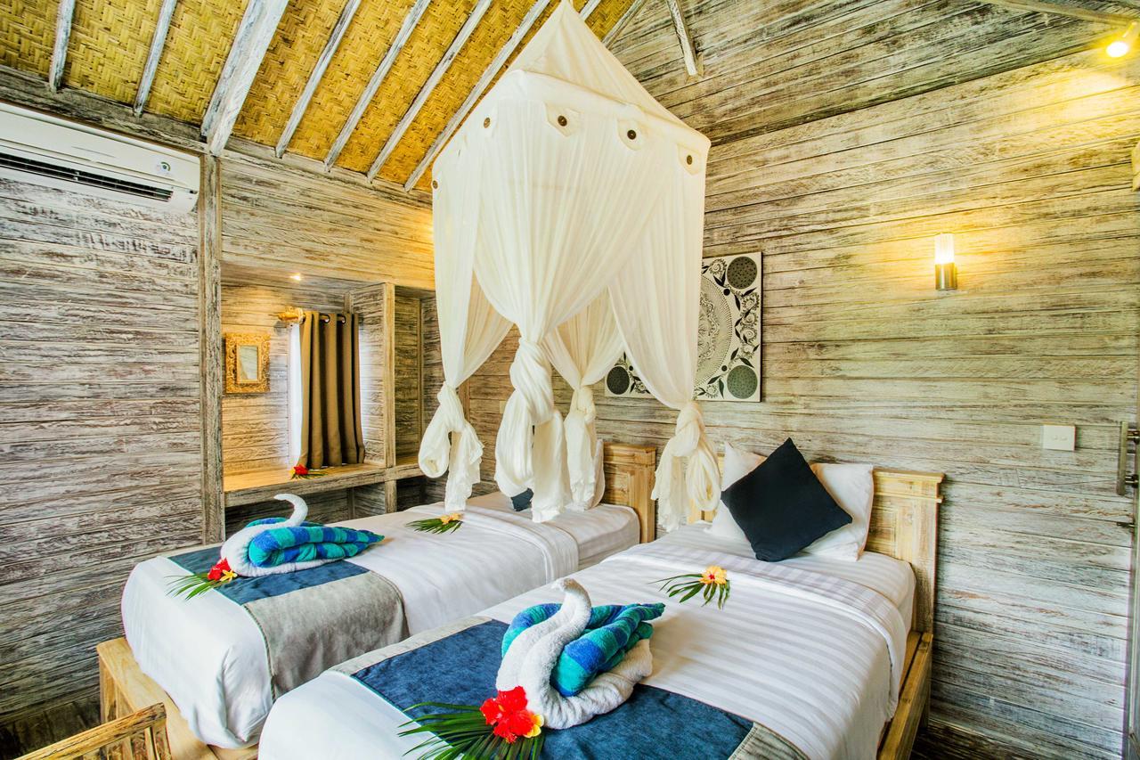 Готель The Syron Huts Lembongan Екстер'єр фото