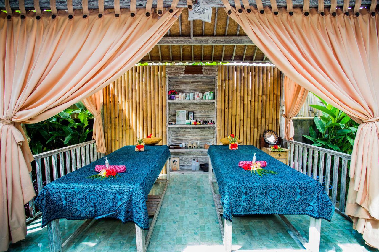 Готель The Syron Huts Lembongan Екстер'єр фото
