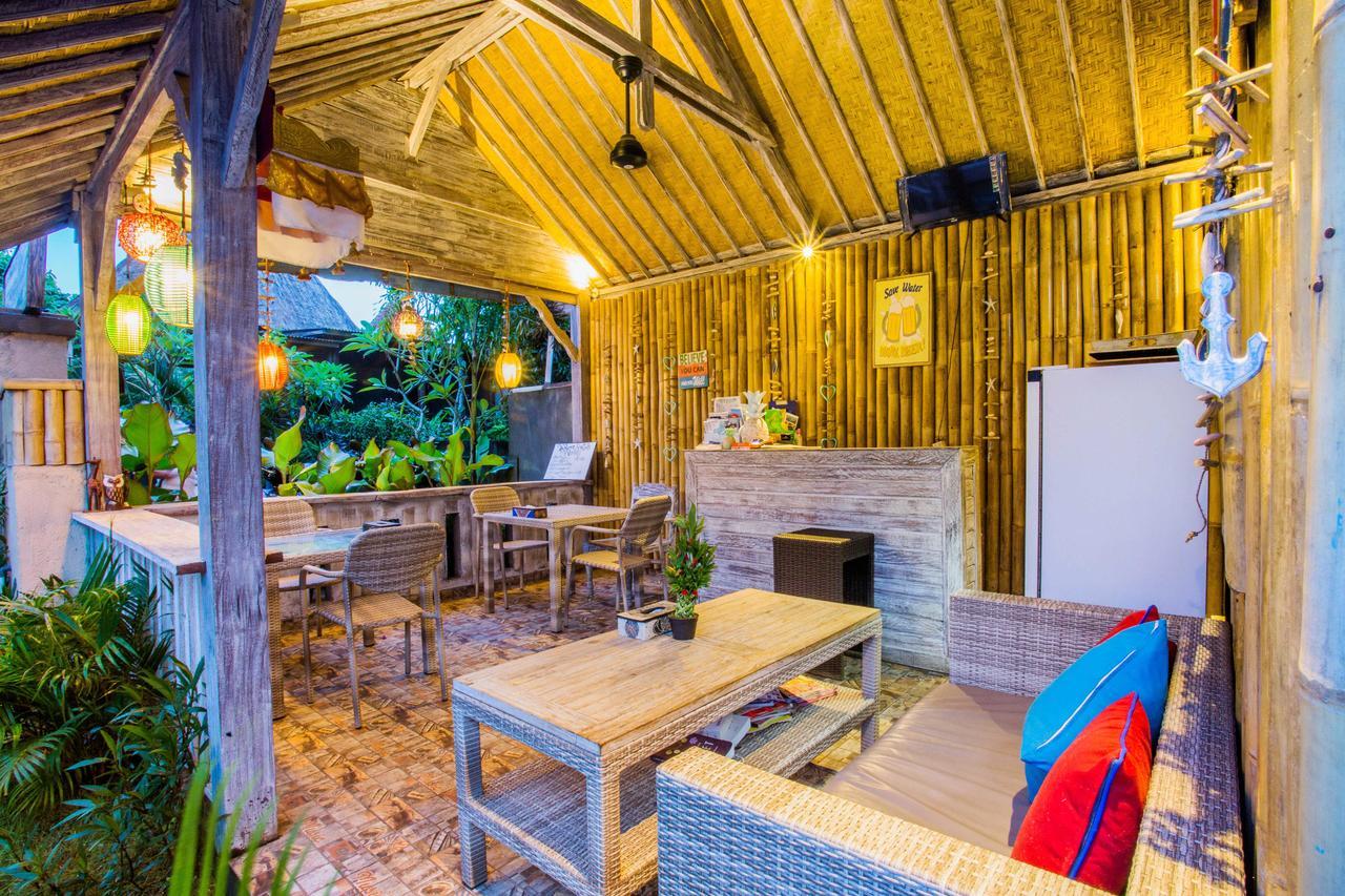Готель The Syron Huts Lembongan Екстер'єр фото