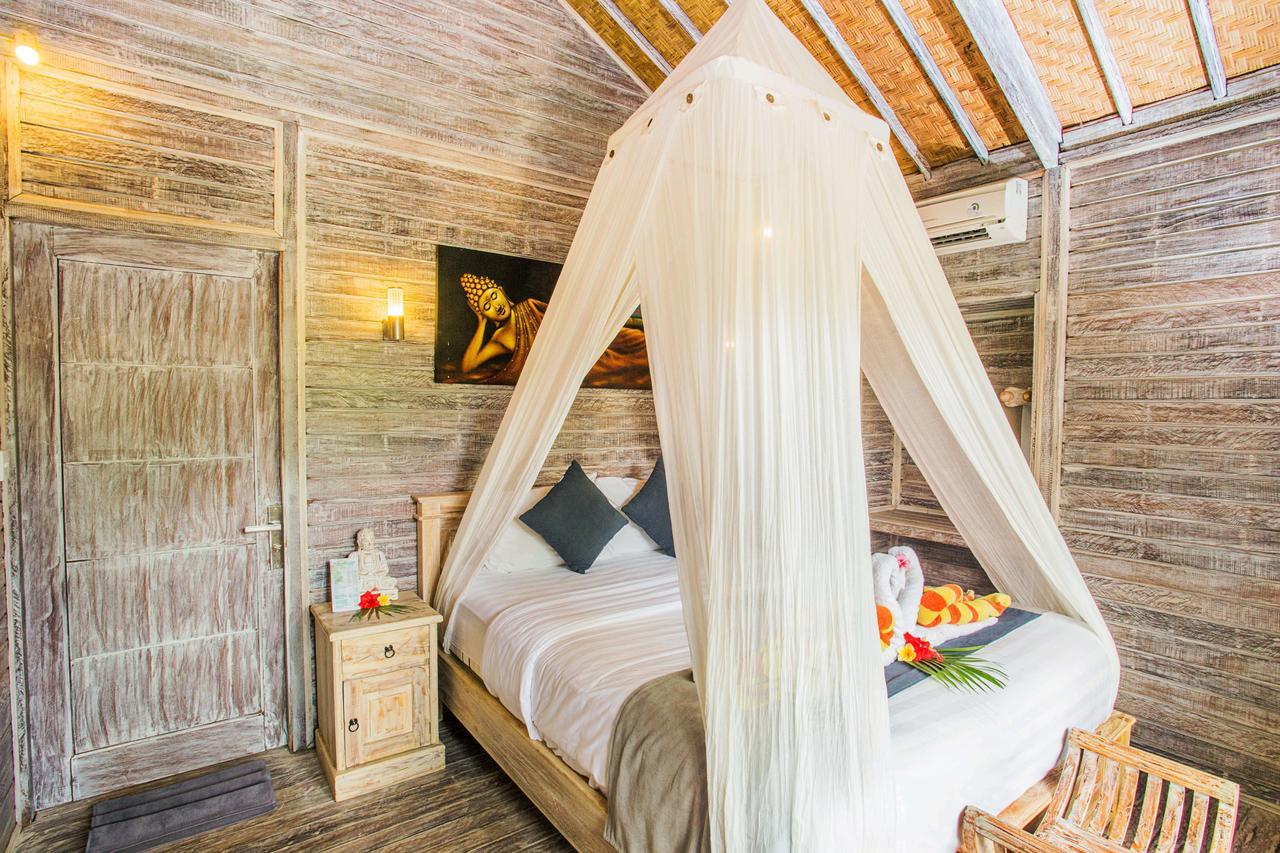Готель The Syron Huts Lembongan Екстер'єр фото