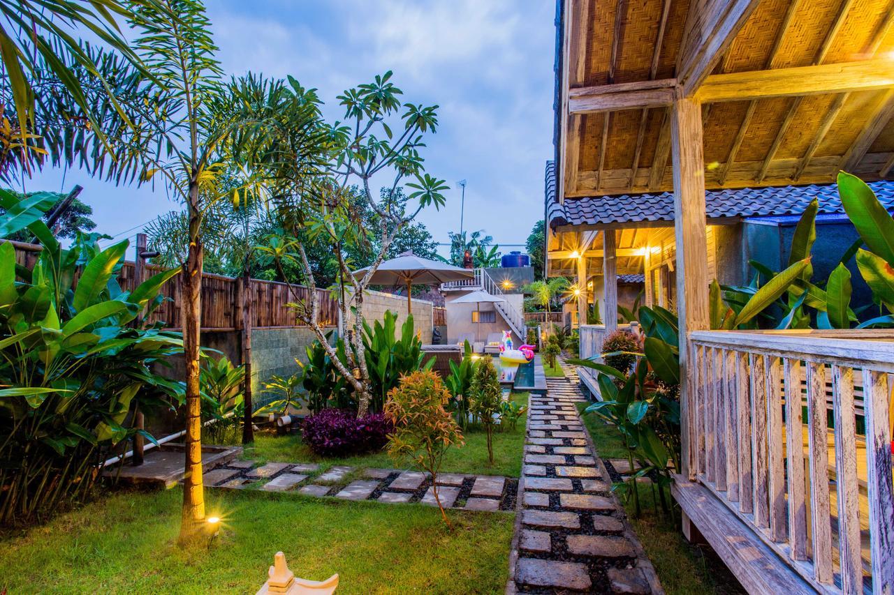 Готель The Syron Huts Lembongan Екстер'єр фото